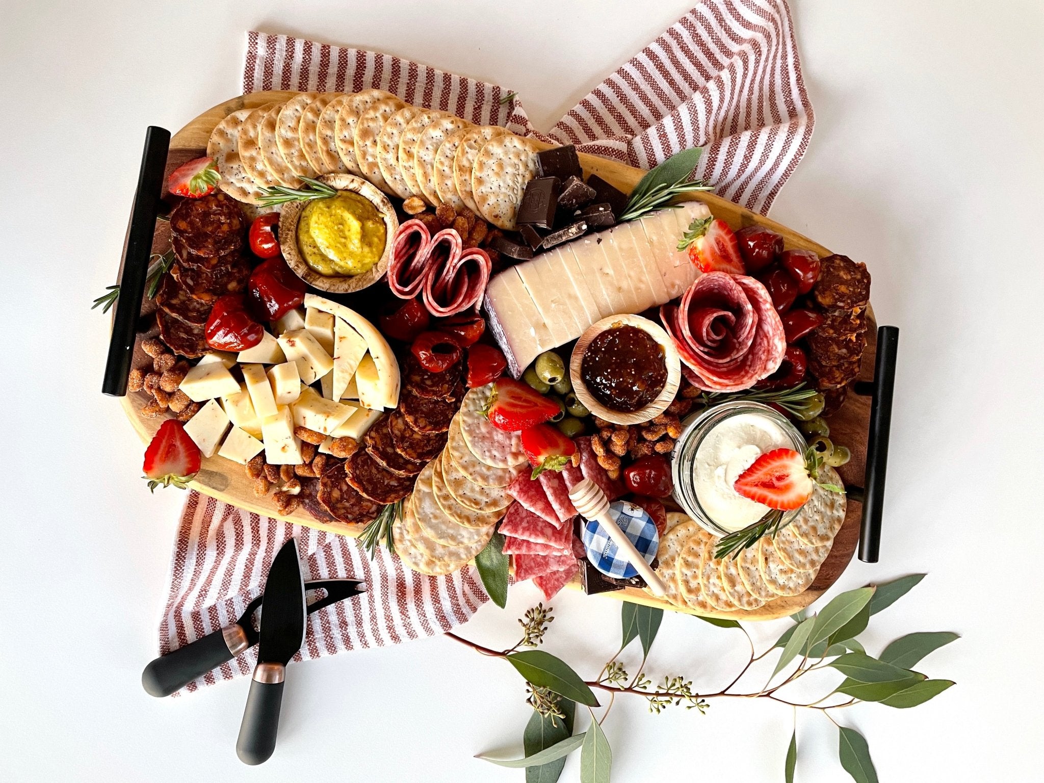 How to Make the Ultimate Charcuterie Board